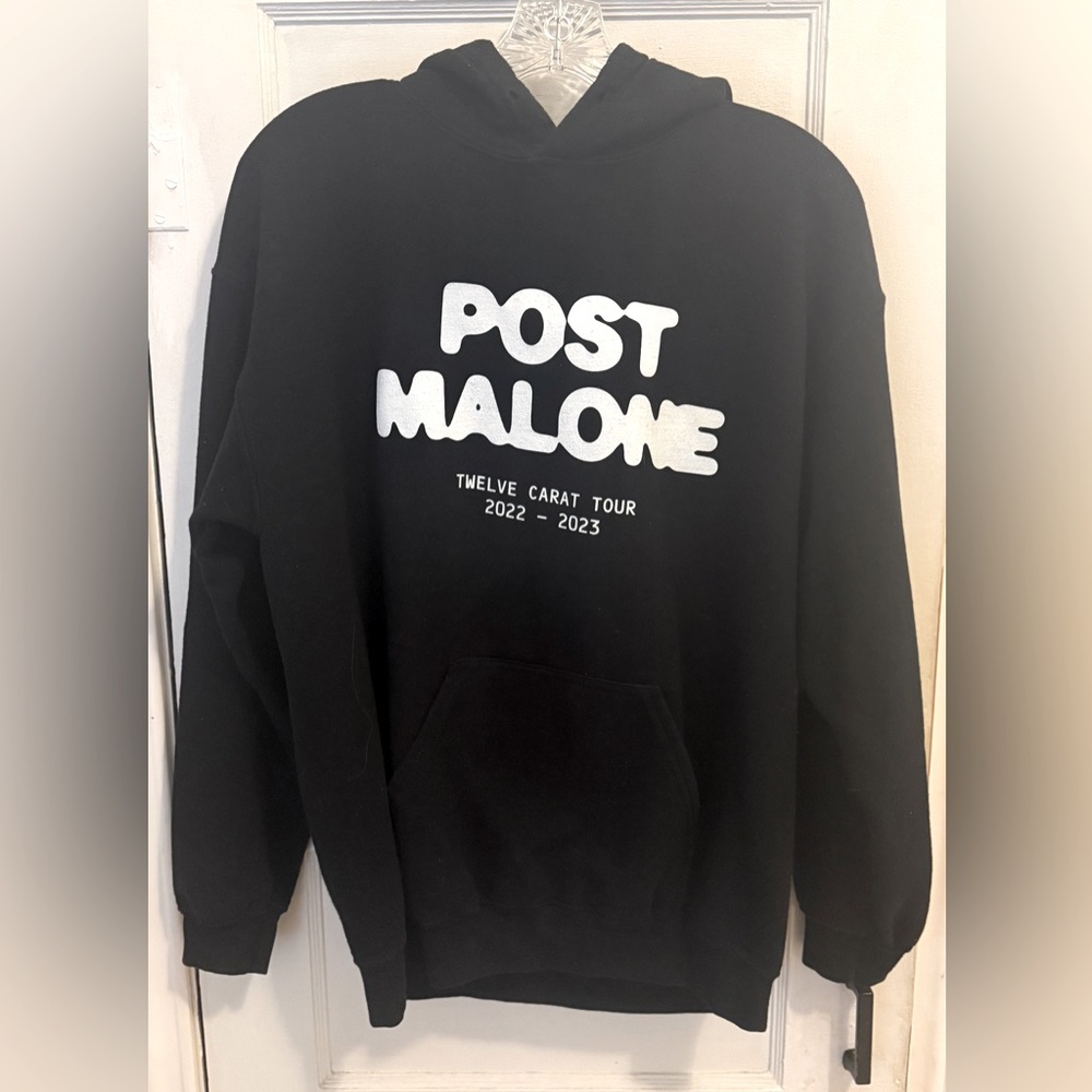 Official Post Malone “Twelve Carat Tour 2022-23” Medium Black Hoodie